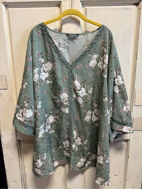Women’s BloomChic V-Neck Long Sleeve Blouse